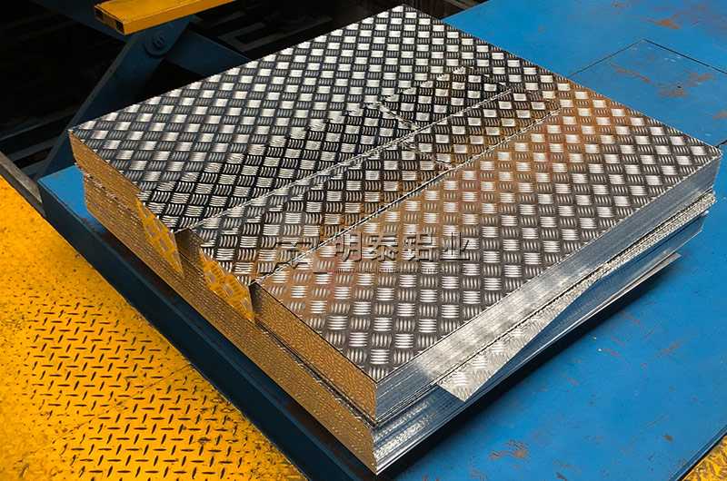大五條筋花紋鋁板
